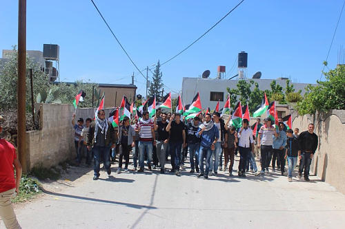 Les Palestiniens protestent contre le vol de leurs terres, un militant SFP hospitalisé